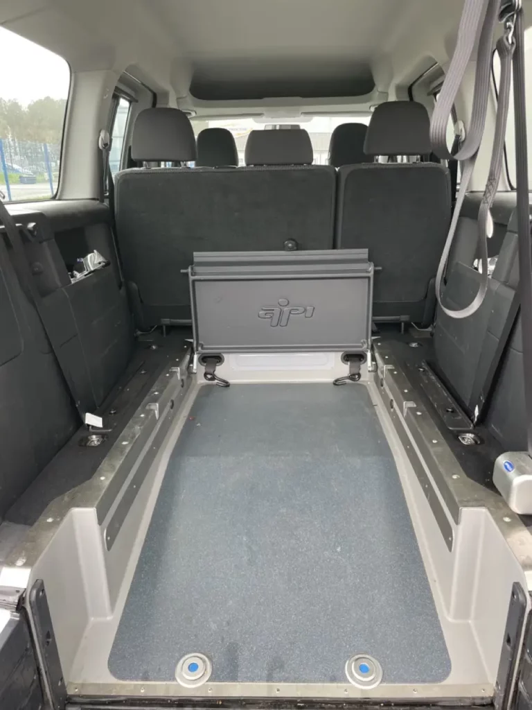 VBM : VW Caddy véhicule tpmr d’occasion pour particulier ou professionnel avec boite automatique pour transport pmr en sécurité, spacieux et confortable