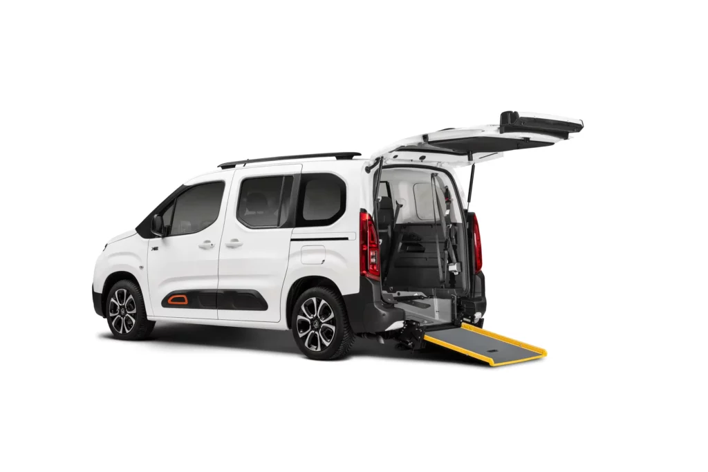 VBM : PEUGEOT CITROEN véhicule tpmr neuf ou d’occasion pour particulier ou professionnel avec boite automatique ou manuelle pour transport pmr en sécurité, spacieux et confortable