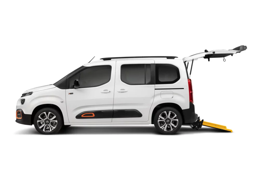 VBM : PEUGEOT CITROEN véhicule tpmr neuf ou d’occasion pour particulier ou professionnel avec boite automatique ou manuelle pour transport pmr en sécurité, spacieux et confortable