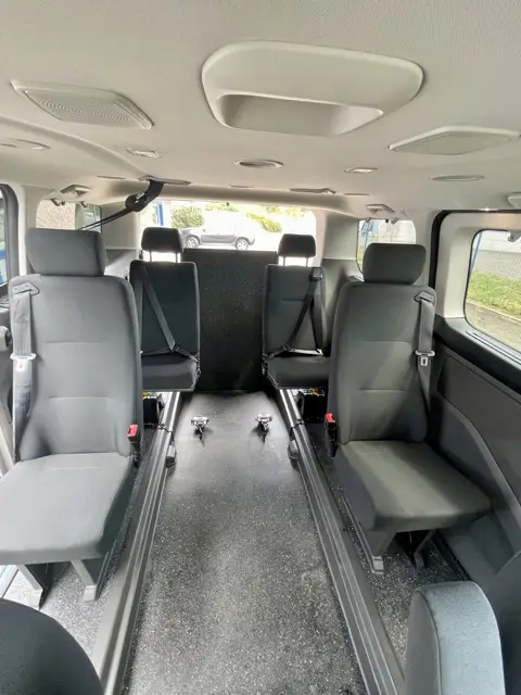 VBM : FORD Tourneo Custom Véhicule tpmr d’occasion pour particulier ou professionnel avec boite automatique pour transport pmr en sécurité, spacieux et confortable