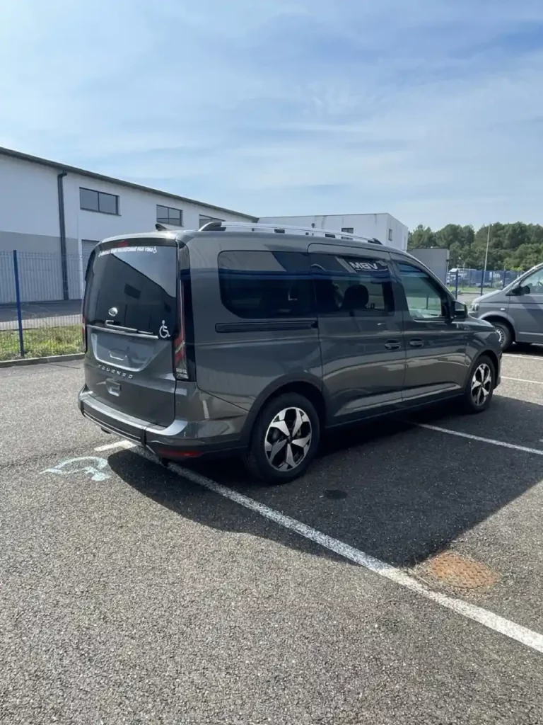 VBM : FORD Tourneo Grand Connect TPMR ACTIVE Boite Automatique XL Api PMR