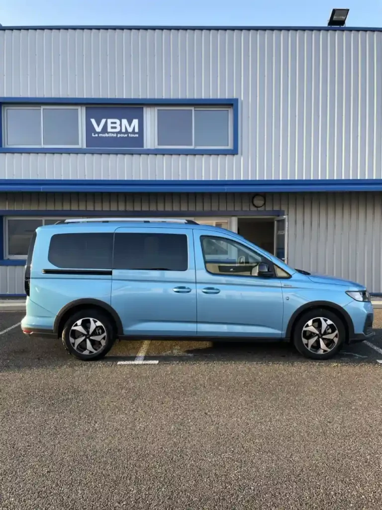 VBM : FORD Tourneo Connect TPMR 5+1 Kit API XL vue du côté droit