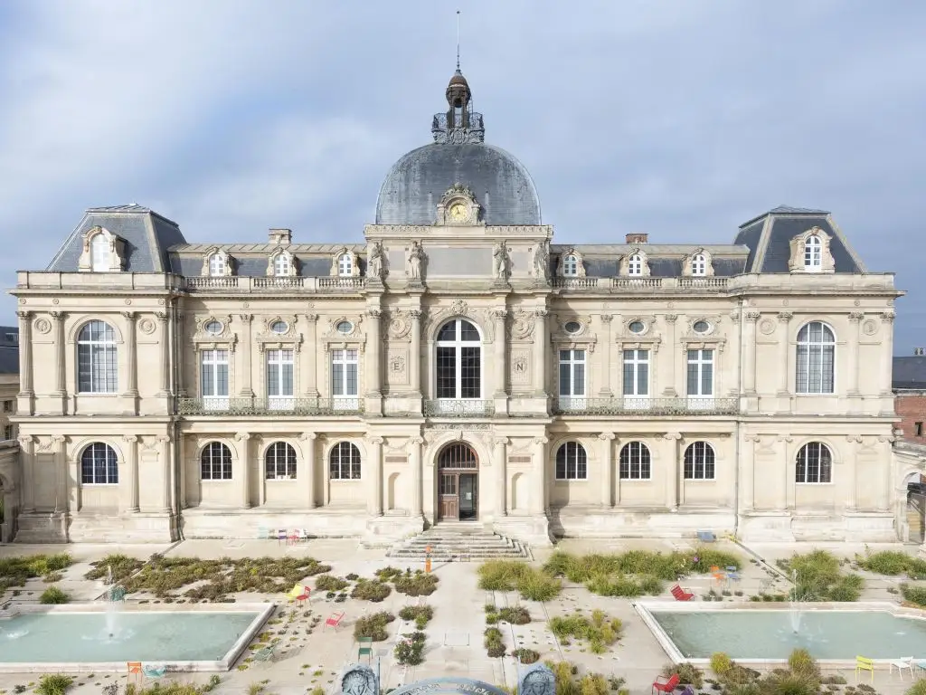 Amiens, le musée de la Picardie vue en hauteur