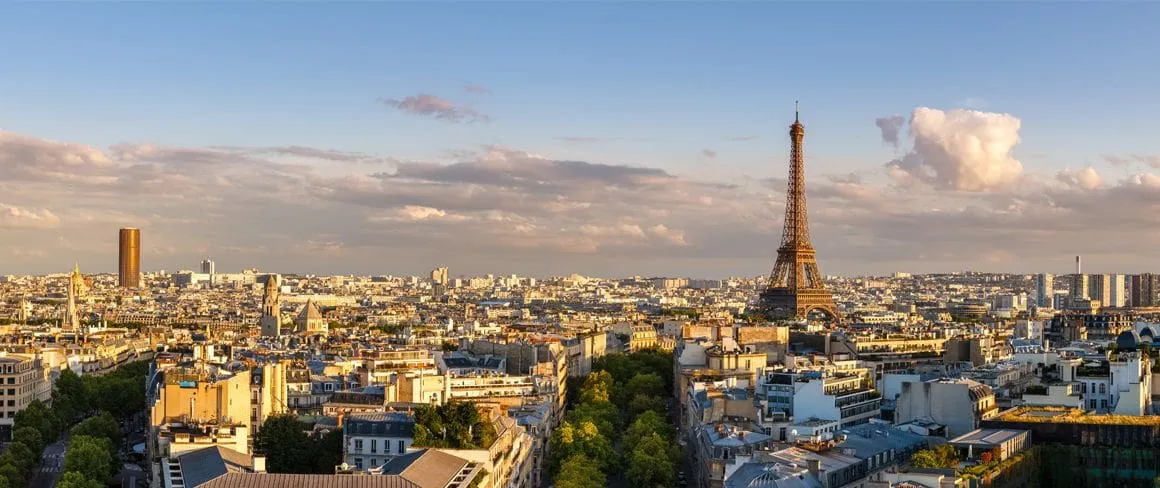 Boulogne-Billancourt vue de hauteur avec la Tour Eiffel et la tour Montparnasse