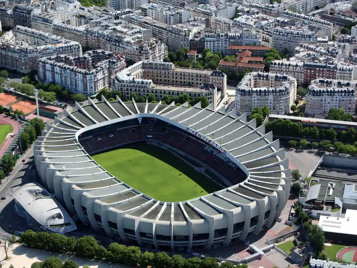 Boulogne-Billancourt vue aérienne du Parc des Princes stade de football