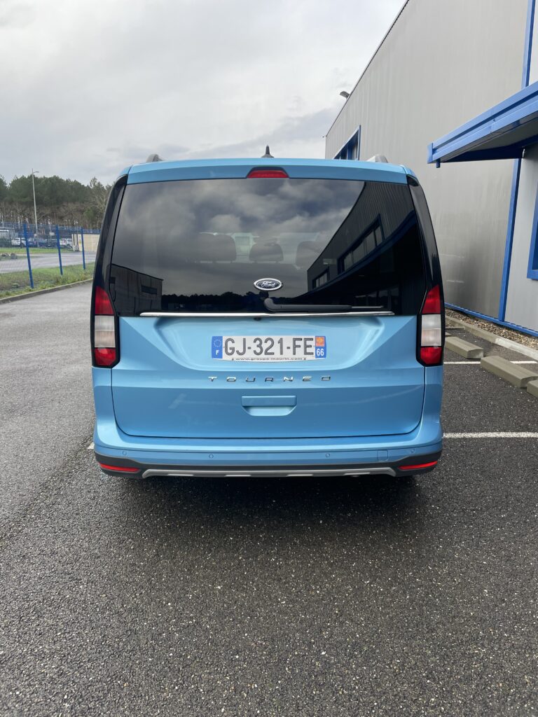 VBM : FORD Tourneo Grand Connect TPMR ACTIVE Automatique XL bleu vue arrière