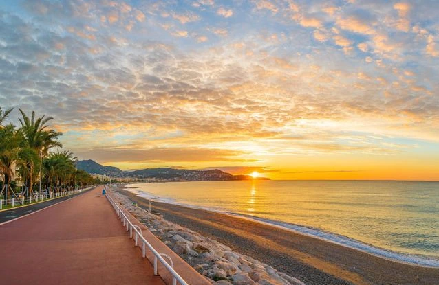 Nice vue depuis la Promenade des Anglais