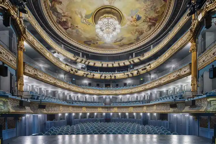 Vue intérieur depuis la scène du théâtre Graslin de Nantes