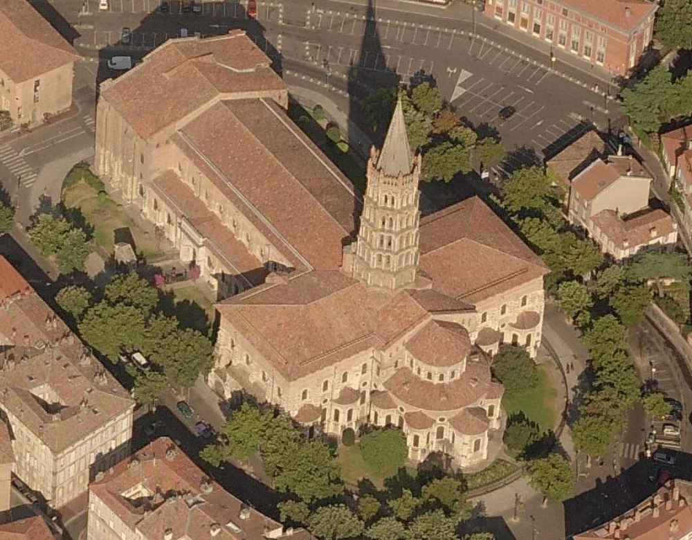 toulouse la Basilique Saint Sernin vue du ciel