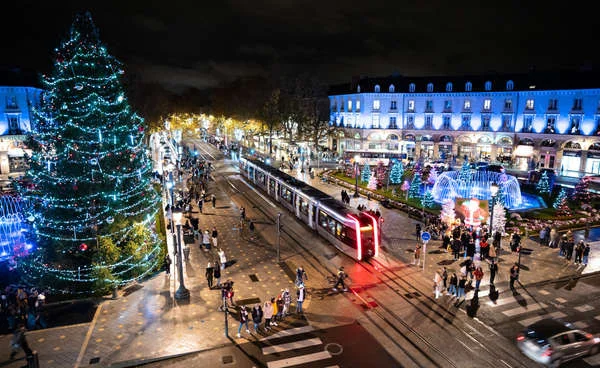 tours le marché de noël illuminé