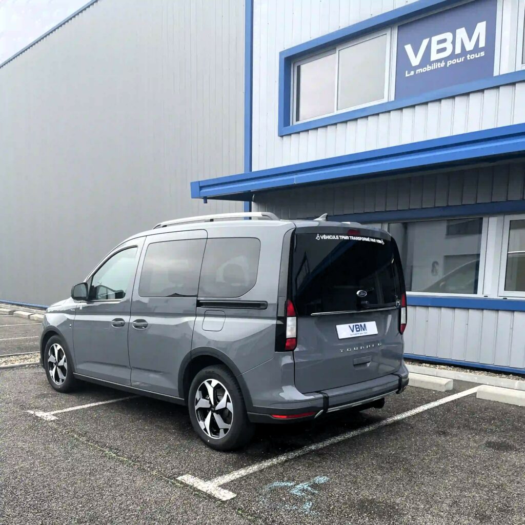 VBM : FORD Tourneo Connect Active TPMR vue arrière gauche