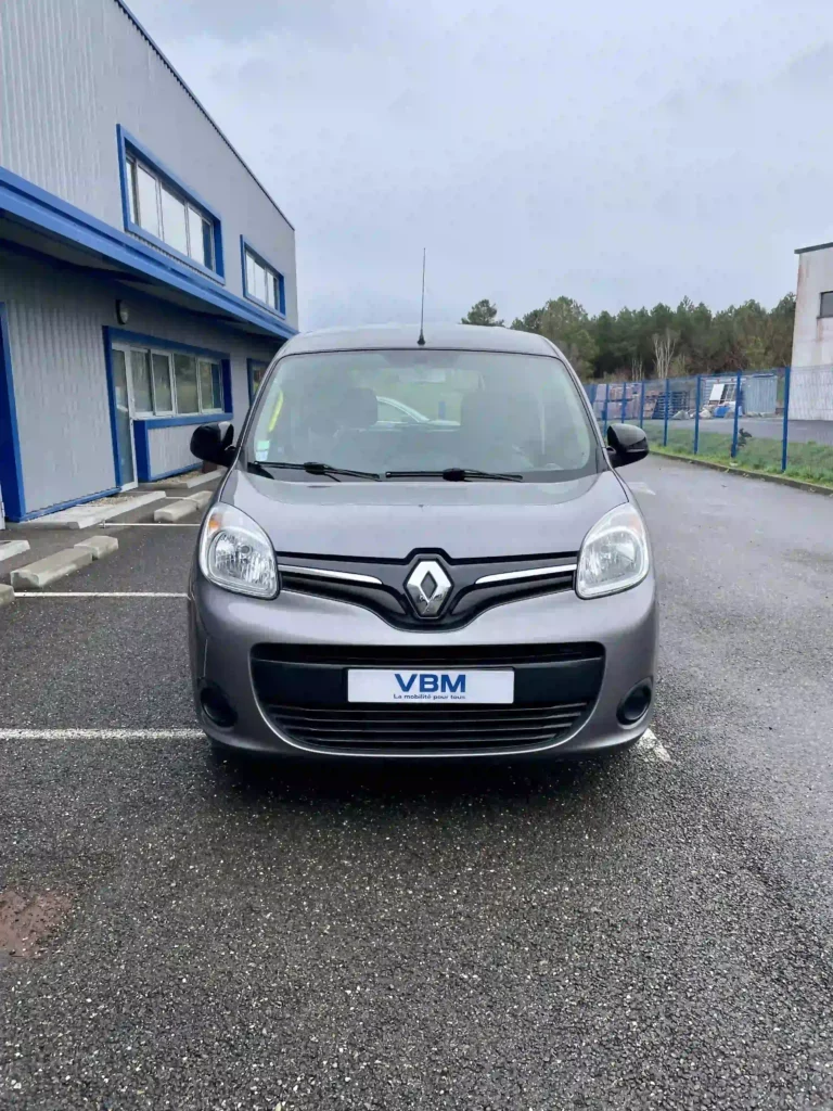 VBM : RENAULT Kangoo TPMR 3+1 Gris vue de la face avant