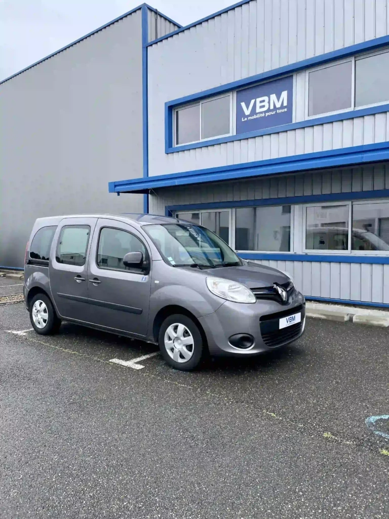 VBM : RENAULT Kangoo TPMR 3+1 Gris vue de l'avant droite