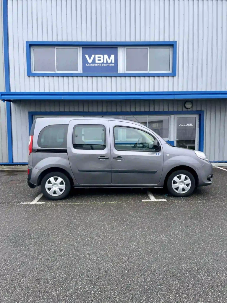 VBM : RENAULT Kangoo TPMR 3+1 Gris vue du côté droit