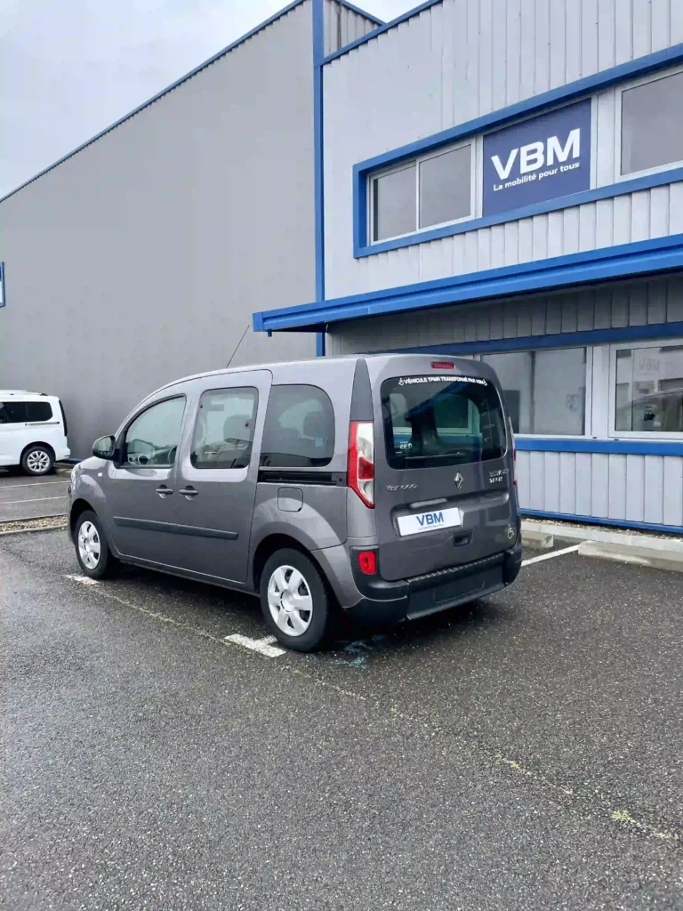 VBM : RENAULT Kangoo TPMR 3+1 Gris vue arrière gauche