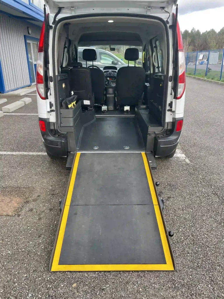 VBM : RENAULT Kangoo TPMR 3+1 rampe ouverte