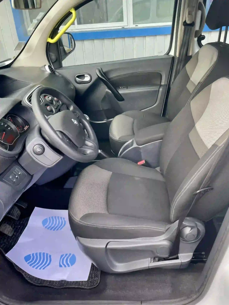 VBM : RENAULT Kangoo TPMR 3+1 siège conducteur