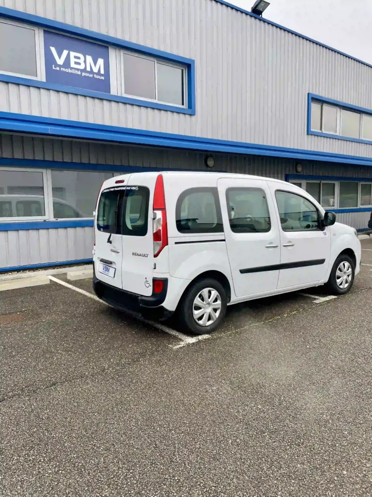 VBM : RENAULT Kangoo TPMR 4+1 vue arrière droite