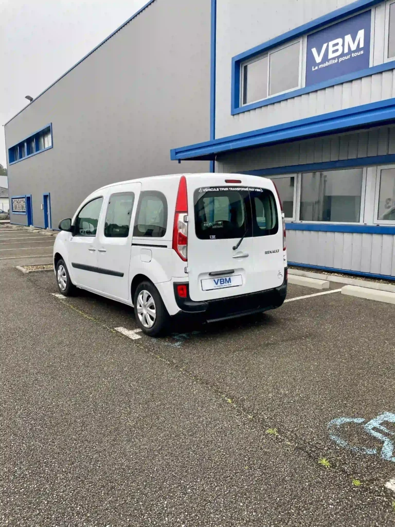 VBM : RENAULT Kangoo TPMR 4+1 vue arrière gauche