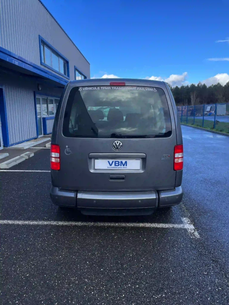 VBM : VOLKSWAGEN Caddy Maxi TPMR 5 + 1 DSG6 derrière