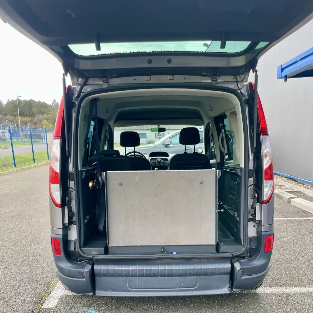 VBM : Renault Kangoo TPMR 3+1 coffre ouvert