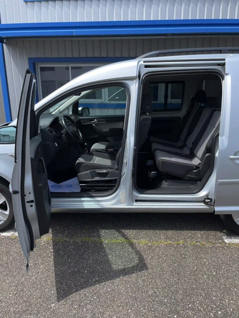 VBM : VW CADDY IV TPMR TRIPOD 3 + 1 côté gauche portes ouvertes