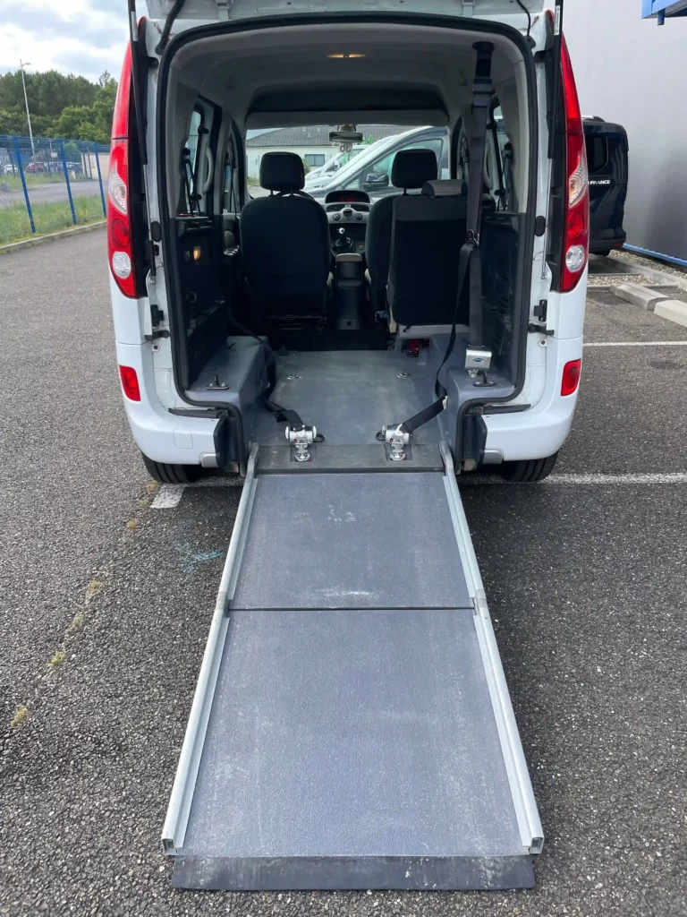 VBM : RENAULT Kangoo TPMR 3 + 1 blanc 2011 Pepite rampe ouverte