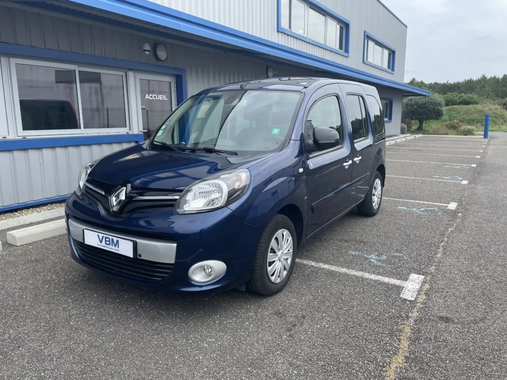 VBM : RENAULT Kangoo TPMR 4+1 30ème Anniversaire avant gauche