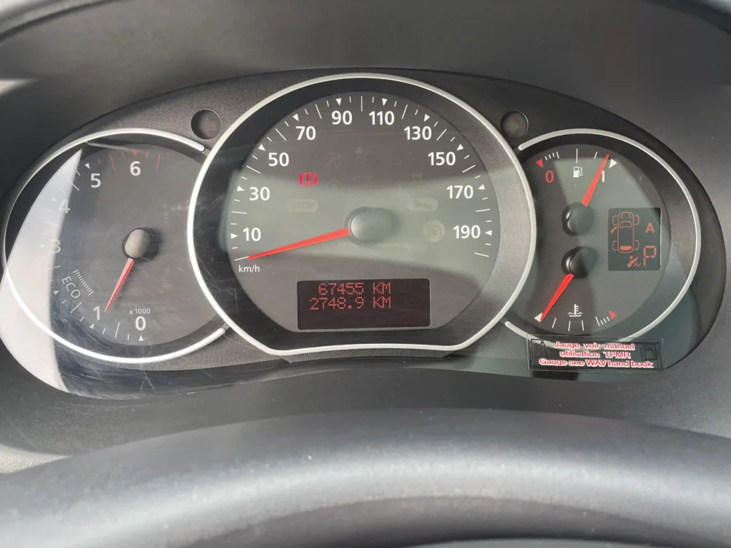 VBM : RENAULT Kangoo TPMR 4+1 30ème Anniversaire compteur de vitesse