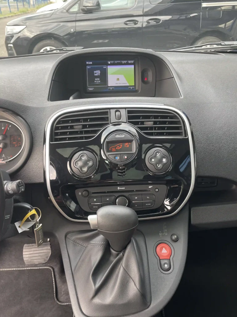 VBM : RENAULT Kangoo TPMR 4+1 30ème Anniversaire console centrale boîte automatique