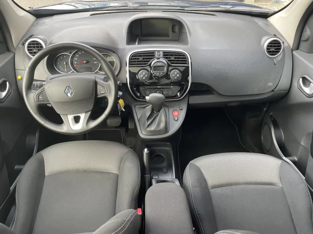 VBM : RENAULT Kangoo TPMR 4+1 30ème Anniversaire habitacle avant vue de dessus