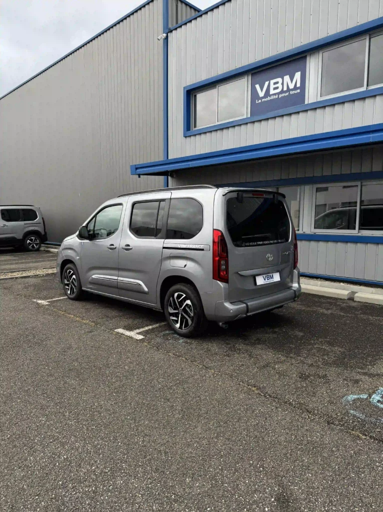 VBM : TOYOTA PROACE CITY VERSO TPMR 2024 neuf gris 3/4 arrière gauche