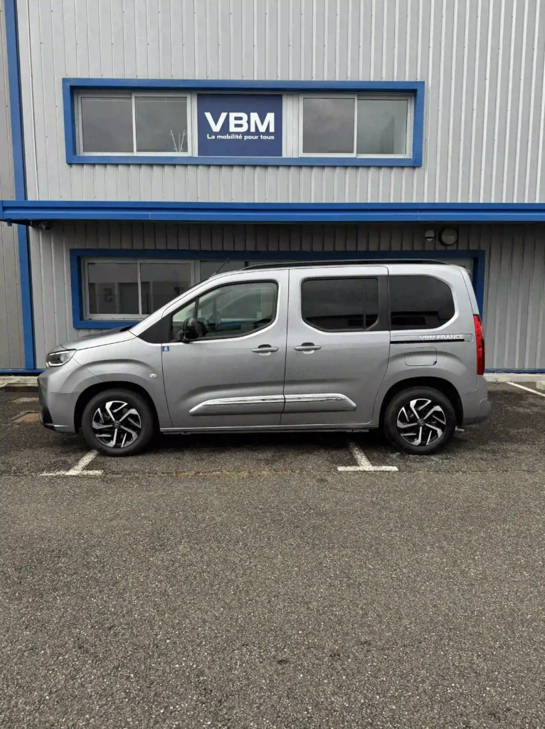 VBM : TOYOTA PROACE CITY VERSO TPMR 2024 neuf gris côté gauche