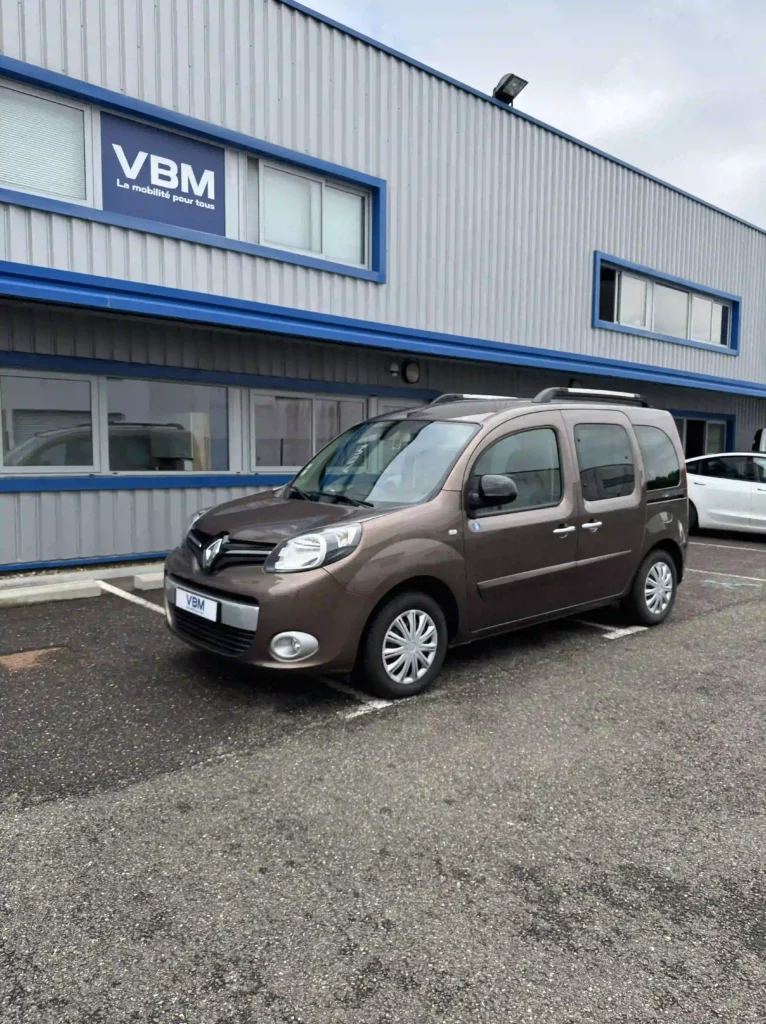 VBM : RENAULT Kangoo TPMR MARRON 4 + 1 avant gauche