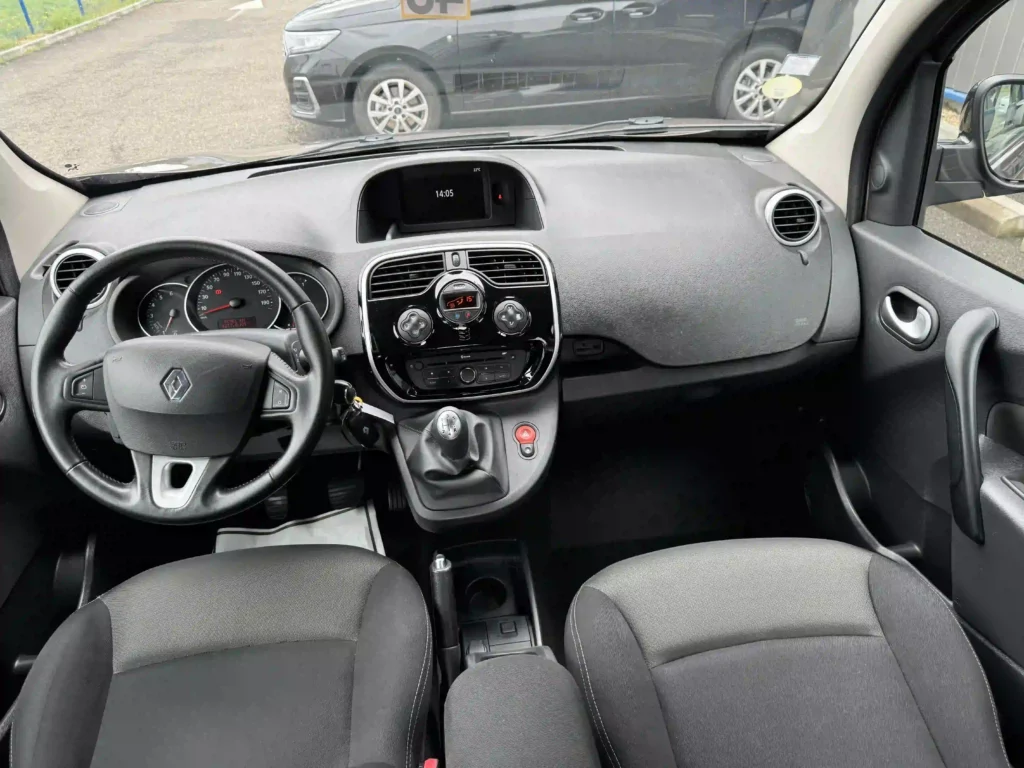 VBM : RENAULT Kangoo TPMR MARRON 4 + 1 siège avant