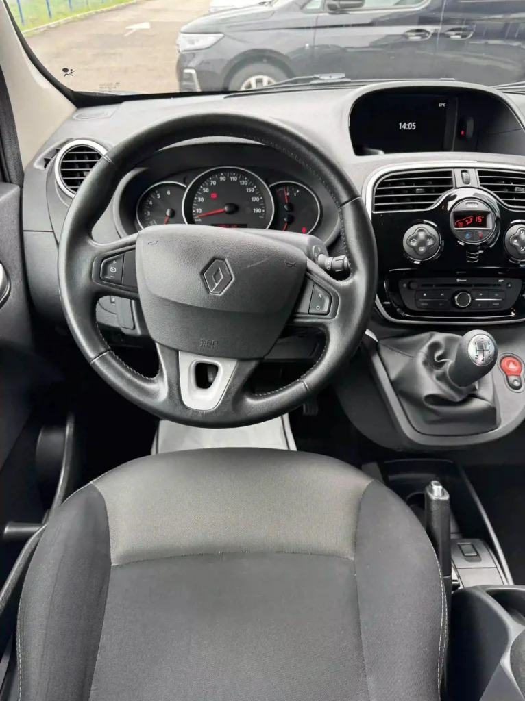 VBM : RENAULT Kangoo TPMR MARRON 4 + 1 volant