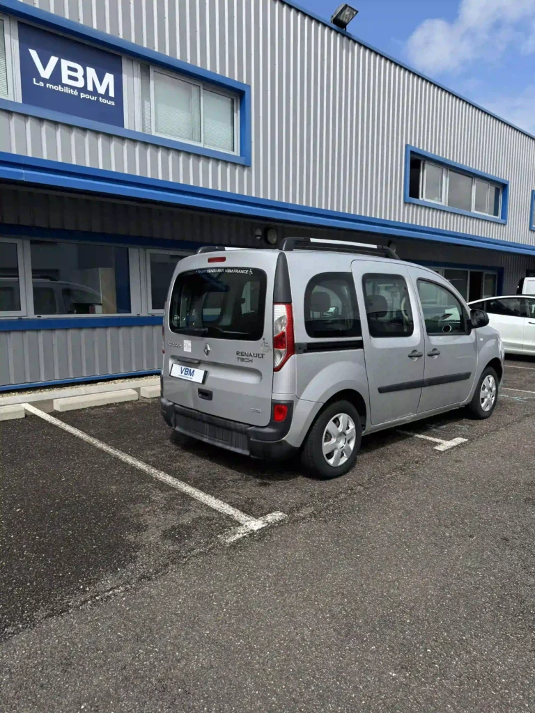 VBM : RENAULT Kangoo TPMR gris zen 4 + 1 côté arrière, droit