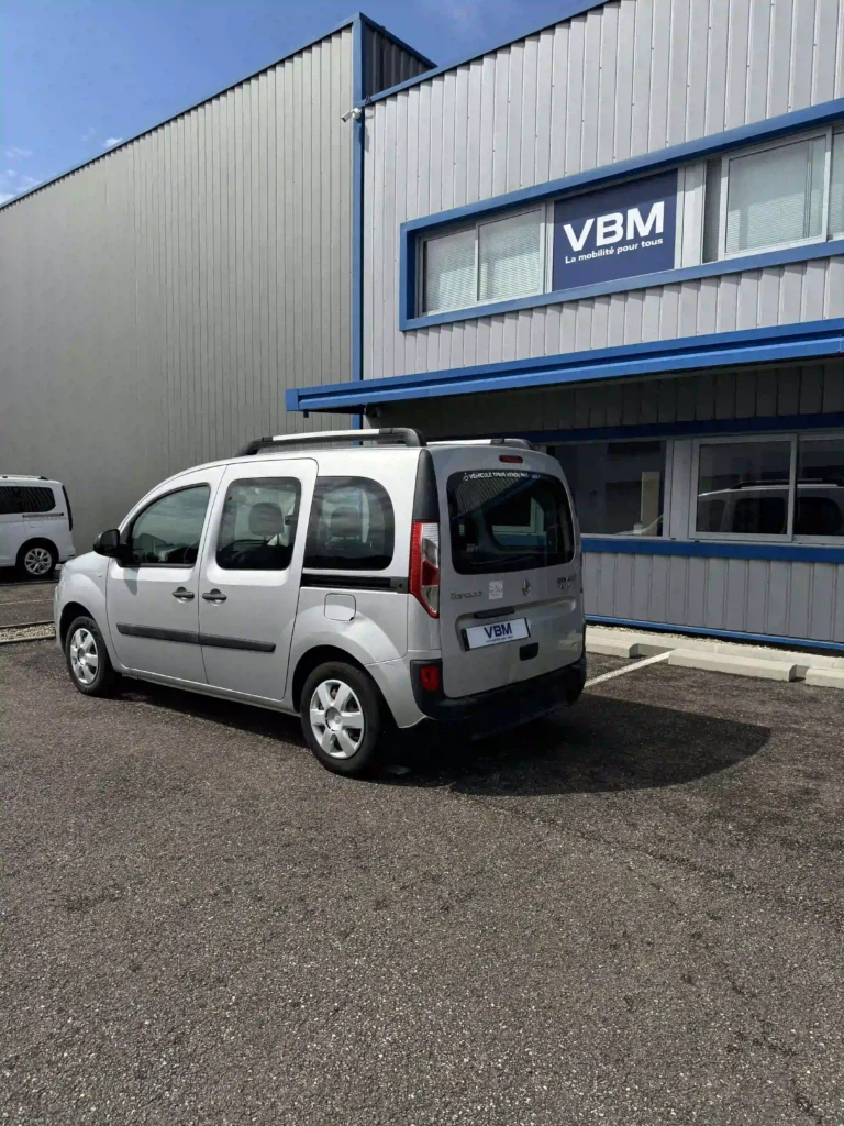 VBM : RENAULT Kangoo TPMR gris zen 4 + 1 côté arrière gauche