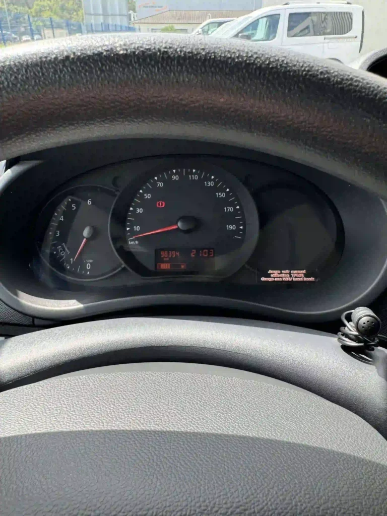 VBM : RENAULT Kangoo TPMR gris zen 4 + 1 compteur