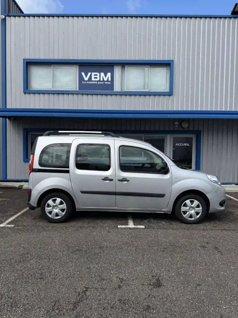 VBM : RENAULT Kangoo TPMR gris zen 4 + 1 côté droit