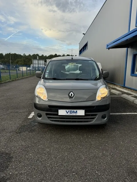 VBM : RENAULT Kangoo TPMR GRIS TAUPE 4+ 1 Avant deux