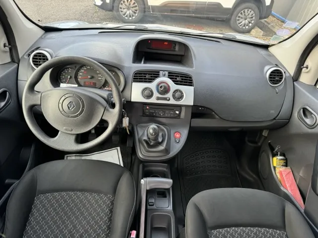 VBM : RENAULT Kangoo TPMR GRIS TAUPE 4+ 1 intérieur