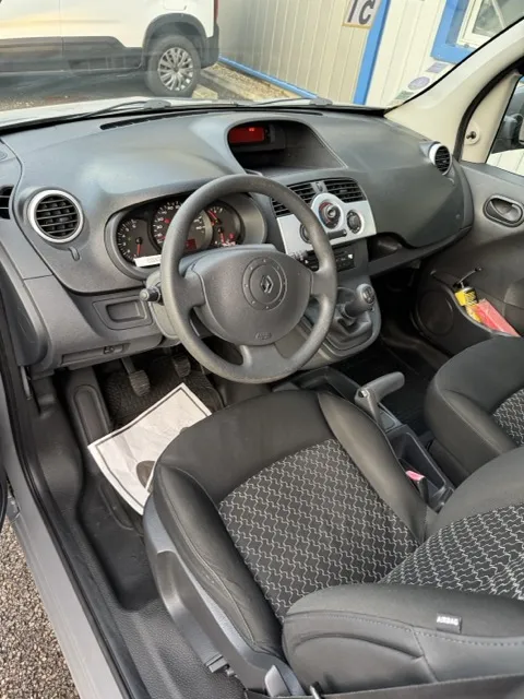 VBM : RENAULT Kangoo TPMR GRIS TAUPE 4+ 1 siège conducteur