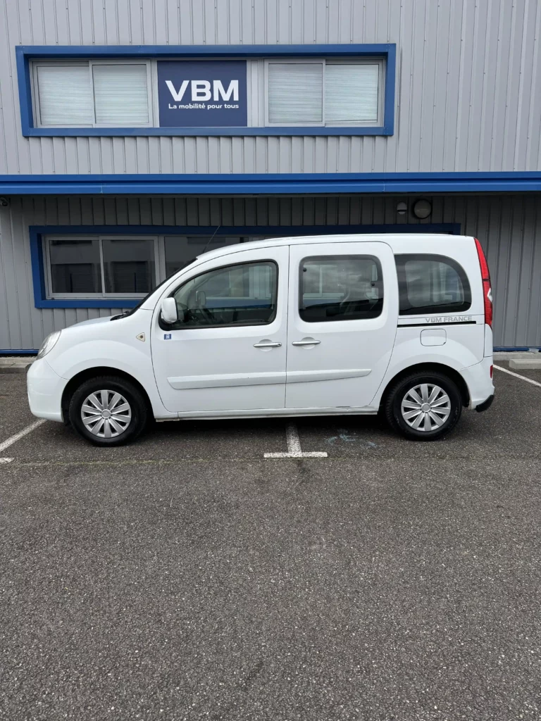 VBM : Renault kangoo tpmr 4 + 1 blanc côté gauche