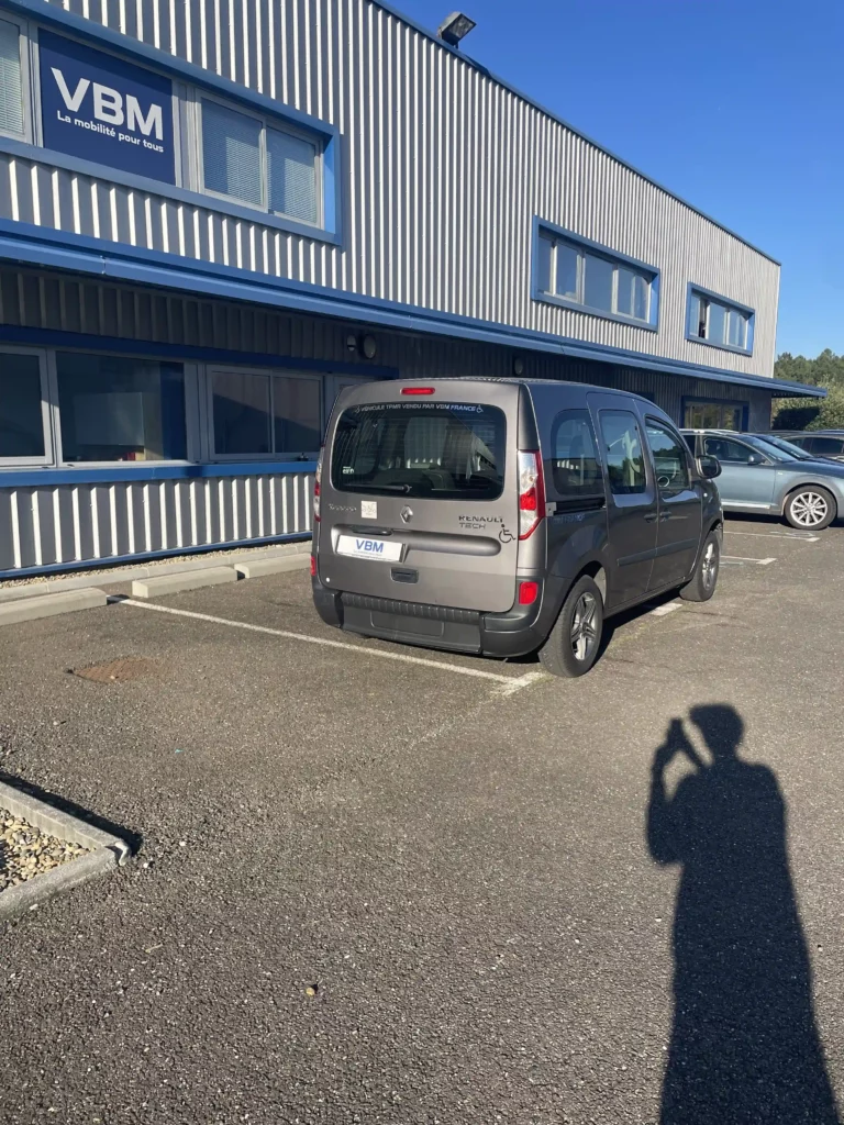 VBM : Renault kangoo tpmr gris arrière droit