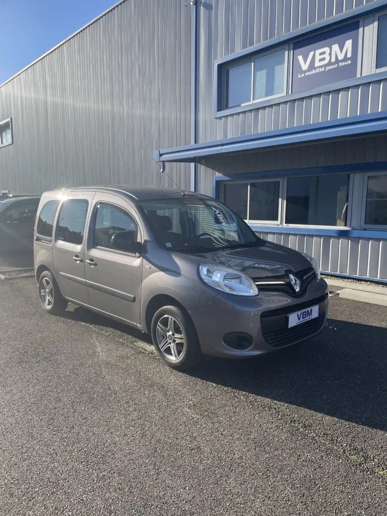 VBM : Renault kangoo tpmr gris avant droit