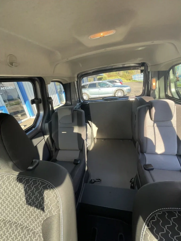 VBM : Renault kangoo tpmr gris habitacle arrière