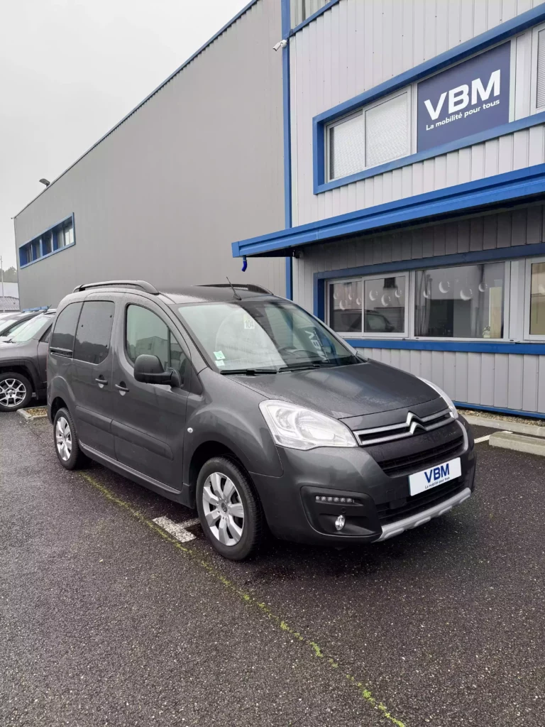 VBM : Citroen berlingo tpmr gris avant droit