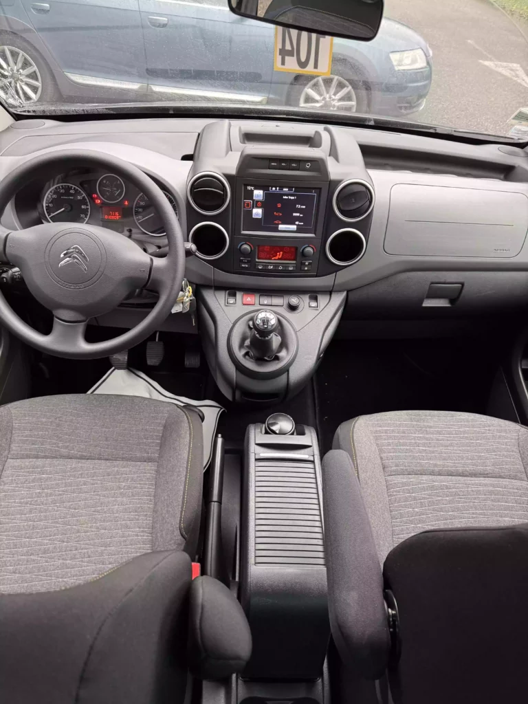 VBM : Citroen berlingo tpmr gris habitacle avant