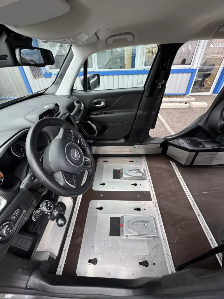 VBM : JEEP Renegade DRIVE FRONT Gris antracite zone de conduite en fauteuil sans les sièges